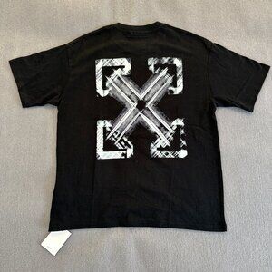 Off-White Men's Black T-shirt